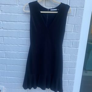 Alice and Olivia V neck classic black dress size 6
